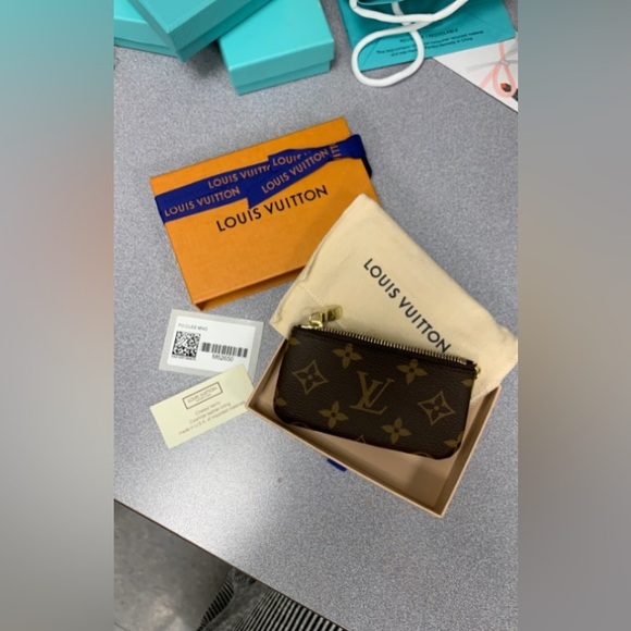 Louis Vuitton Monogram Key Pouch - Picture 1 of 8